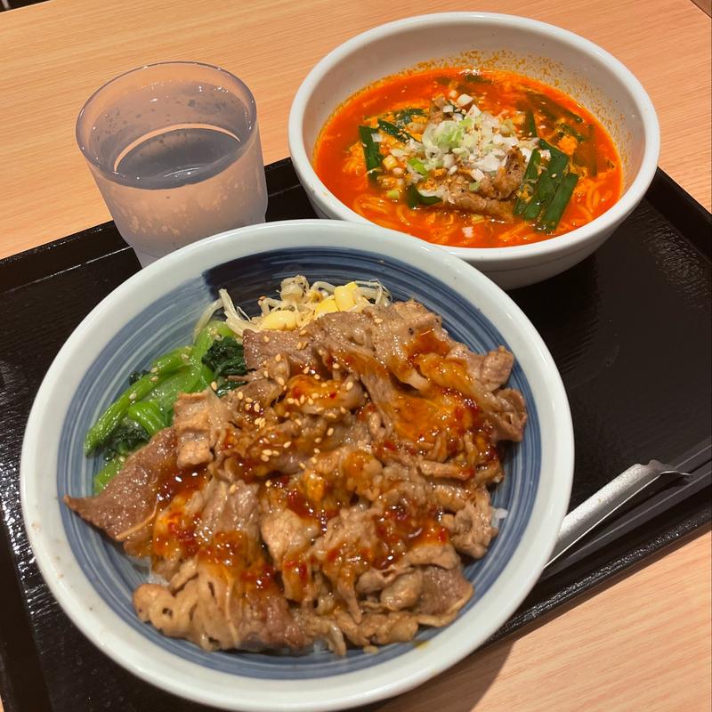 焼きたてのカルビ丼(焼きたてのかるび 綾瀬駅東口店)