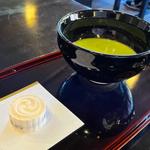 抹茶と生落雁(和楽亭 （ワラクテイ）)
