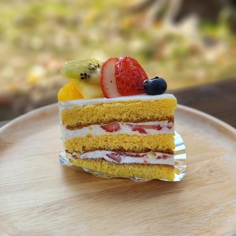 ロイヤルフルーツショート(菓子職人 （カシショクニン）)