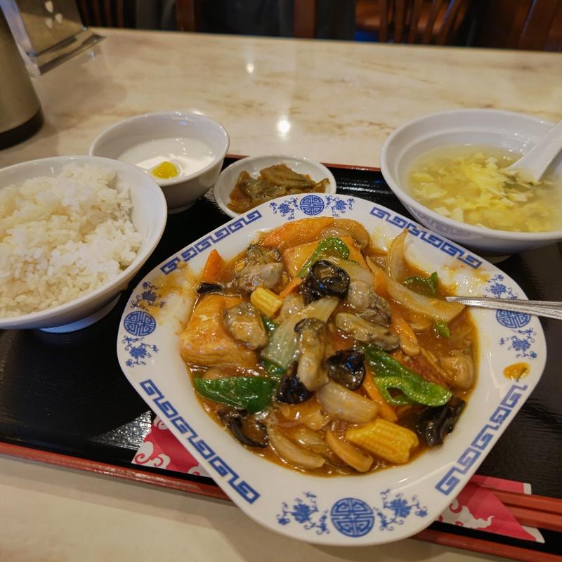 広島産牡蠣と揚げ豆腐の醤油味煮込み(華錦飯店)