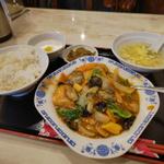 広島産牡蠣と揚げ豆腐の醤油味煮込み(華錦飯店)