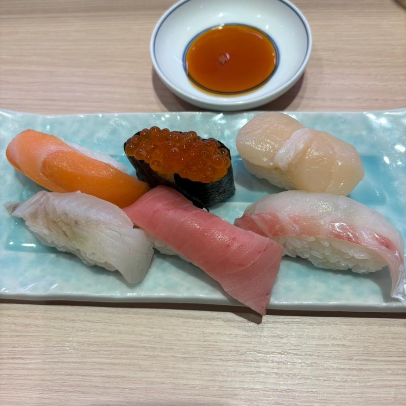 北海三貫と豊洲鮮魚の六貫盛り(すし松 聖蹟桜ヶ丘店)