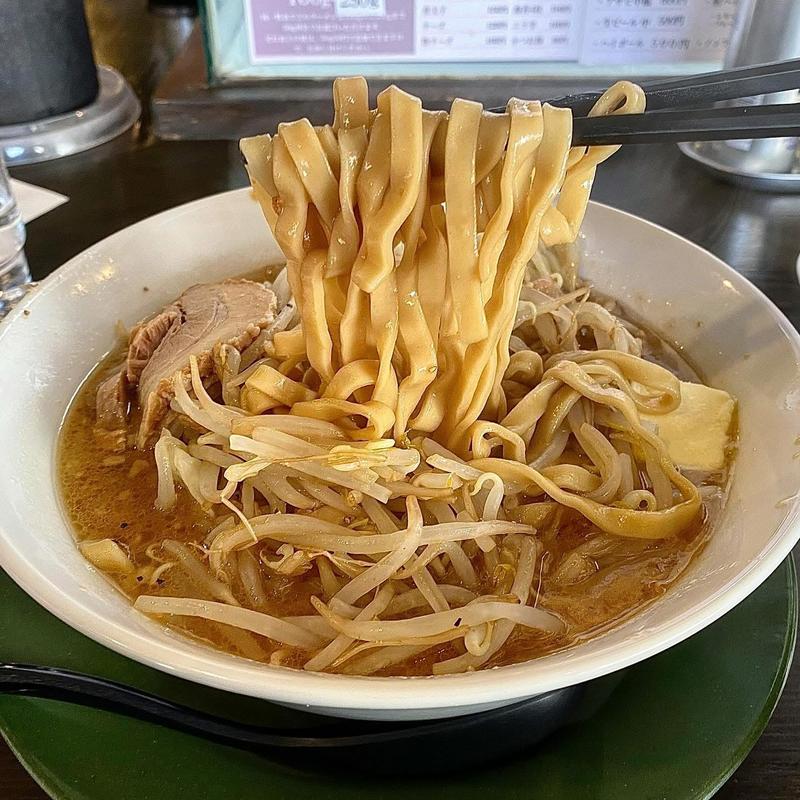 濃厚味噌ラーメン 平麺200g バター(らー麺 純)