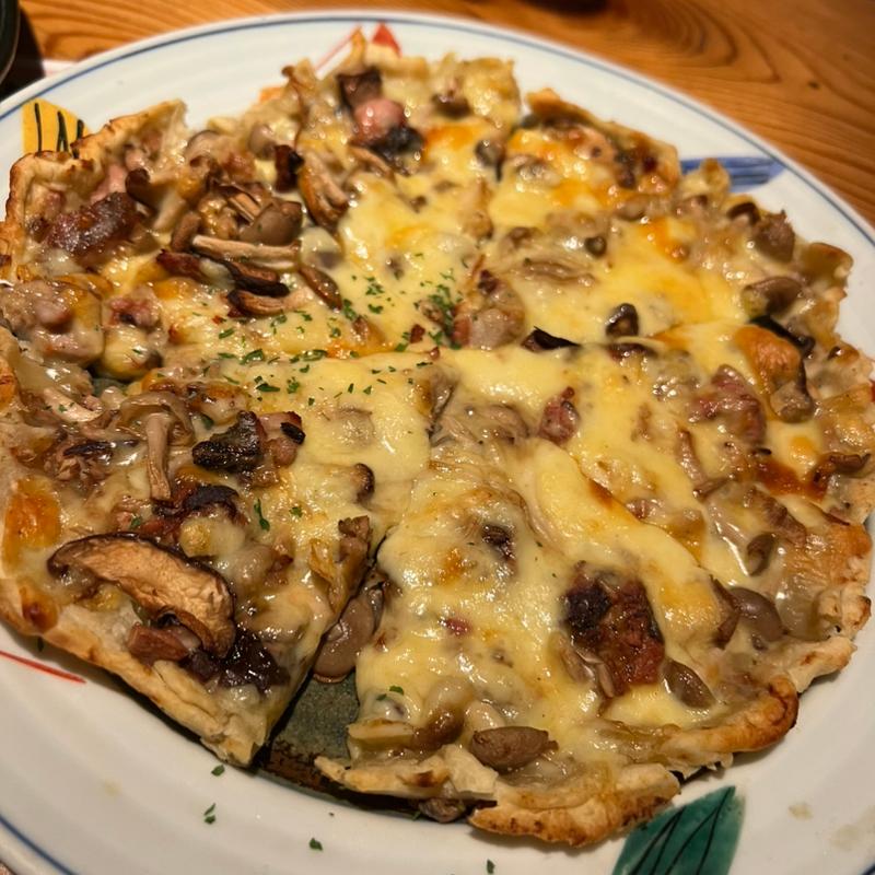 季節の魚貝と木の子の和風ピザ(翔乃家 （しょうのや）)