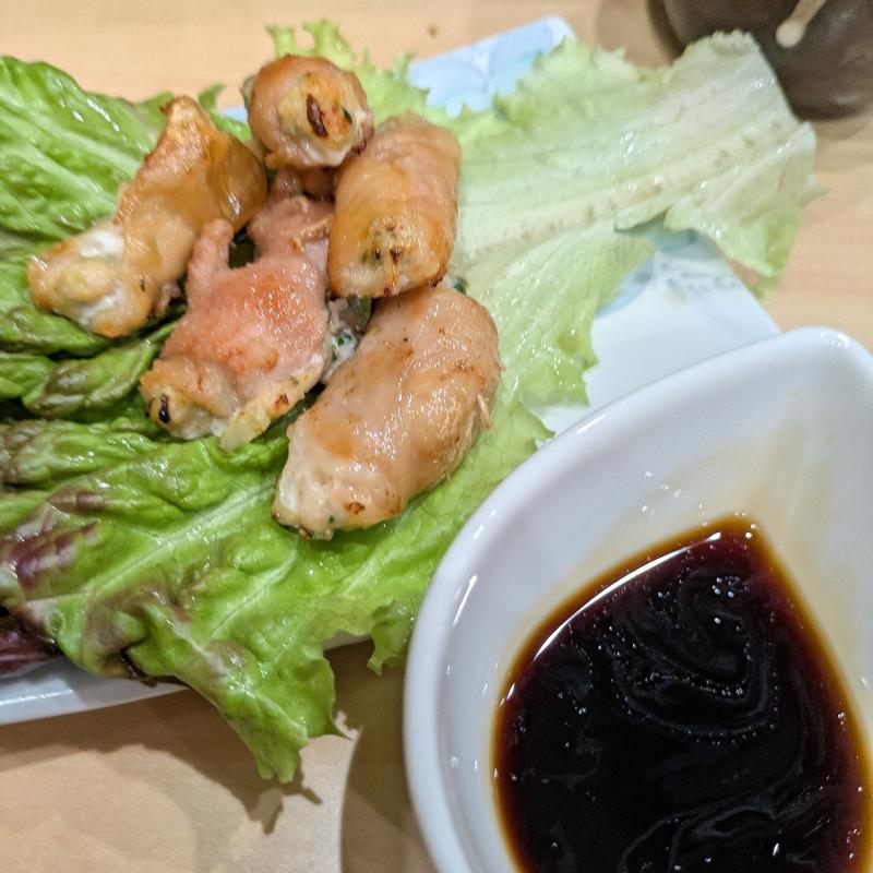 鶏皮餃子〜北京ダック風〜(庄内鮮魚と炭火焼鳥 アヤメザカ)