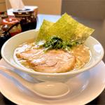 豚骨醤油ラーメン