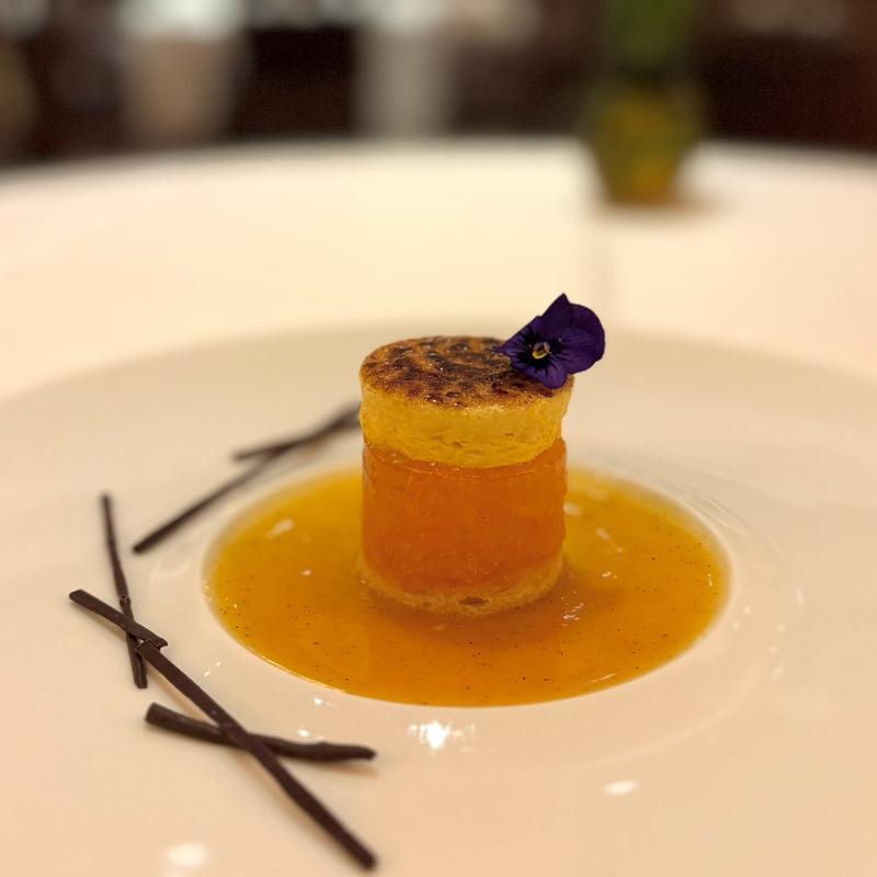 福岡県産蜜柑のシブースト仕立てはちみつと璃の香のクーリアプリコットと佐賀産シナモン(レストランひらまつ 博多)