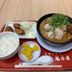 北海道濃厚味噌ラーメンと唐揚げ定食