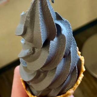 イカスミソフトクリーム