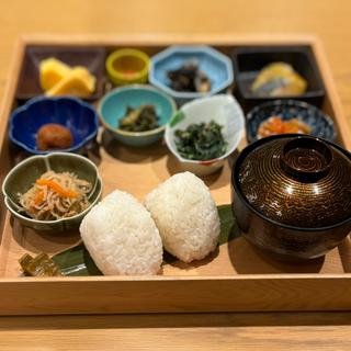 朝食