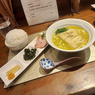 牡蠣そば(SHIGENO【朝ラーメンと昼オムライス】)