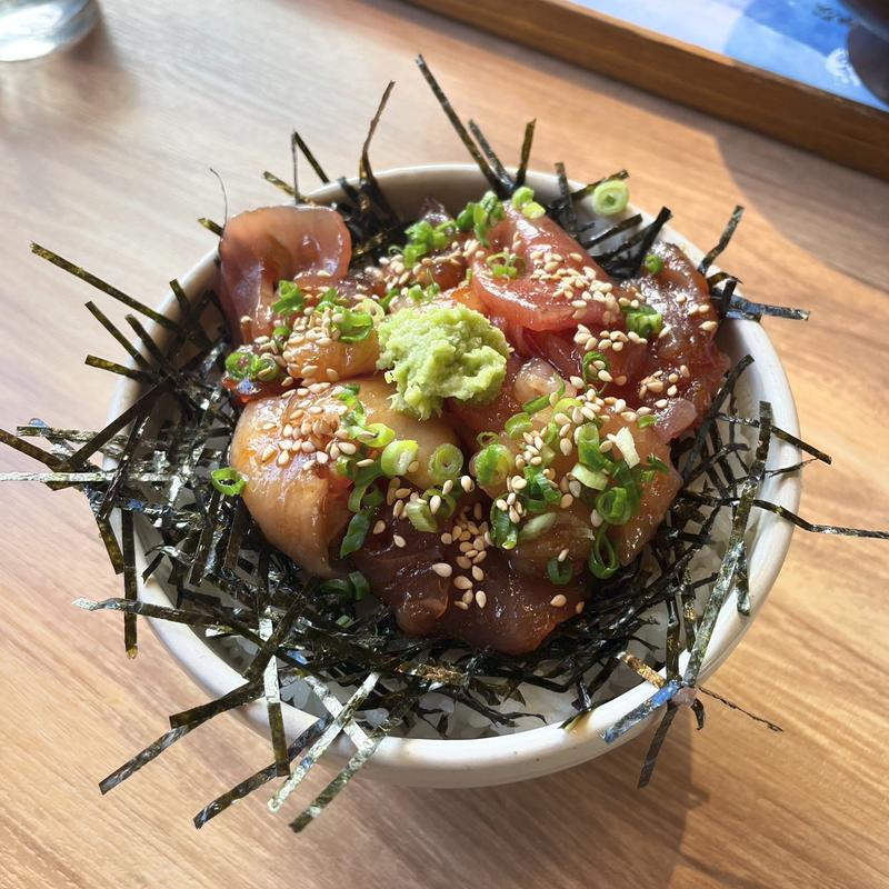 まぐろユッケ丼(熱海おさかな・大食堂)
