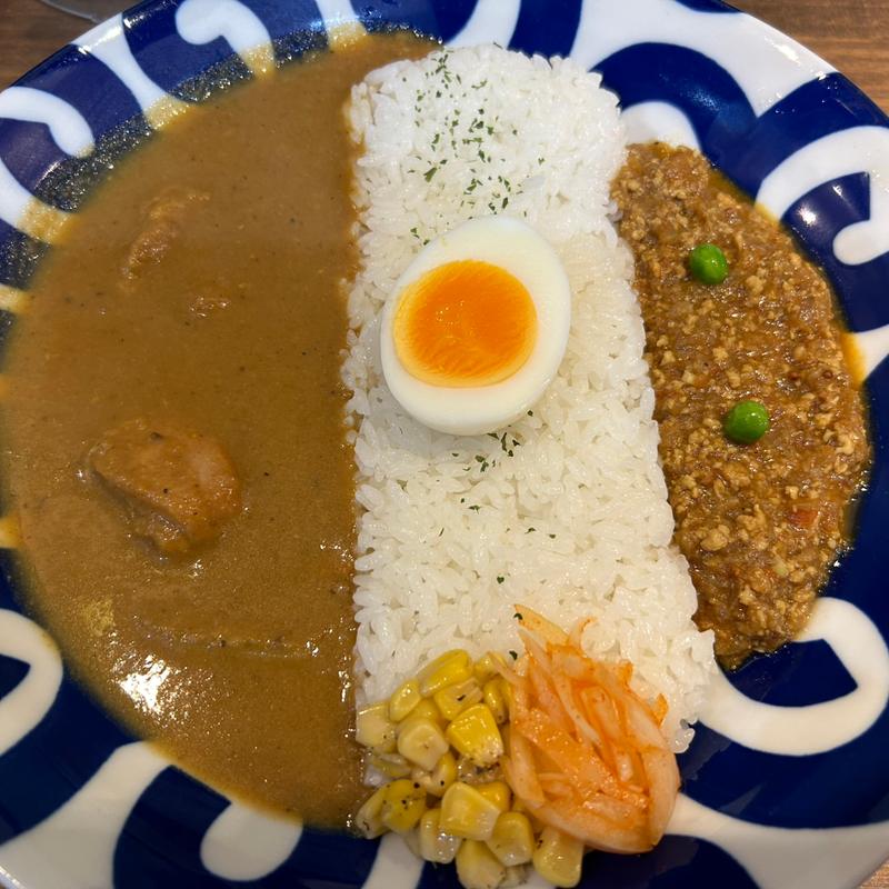 チキン＆キーマ(半ゆで卵つき)(spicy curry もん)