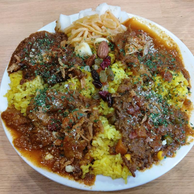 あいがけ4色(太郎カレー Neo Breakthrough Sendai Cafe)