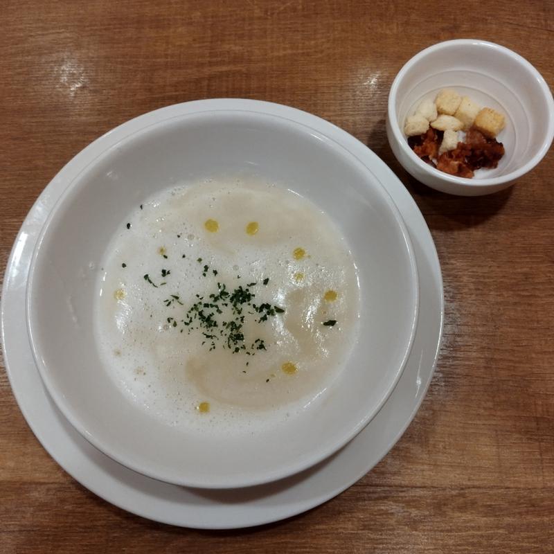 至福のフレンチコース　スープ(カリフラワースープ)(ガスト 亀有駅北口店)