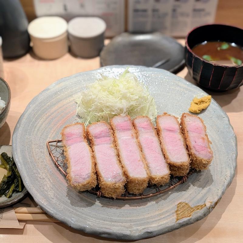 どろぶたの特上ロースかつ定食(tonkatsu.jp表参道（トンカツドットジェイピー表参道）)