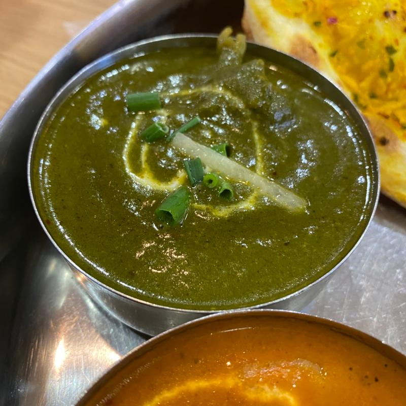 チキンサグカレー(インド・ネパール料理スジャータ)