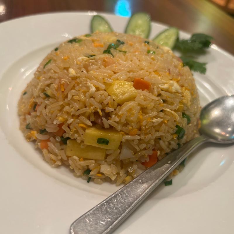 パイナップルチャーハン(ベトナムちゃん)