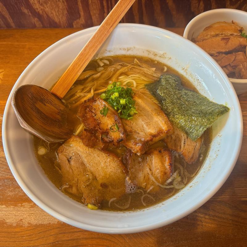 醤油バラ肉チャーシュー麺(八雲)