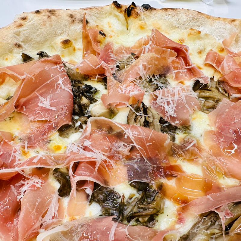 天然舞茸と生ハム(Fakalò pizza gallery)