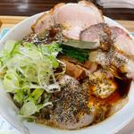 背脂ブラックチャーシュー 大盛 ネギ