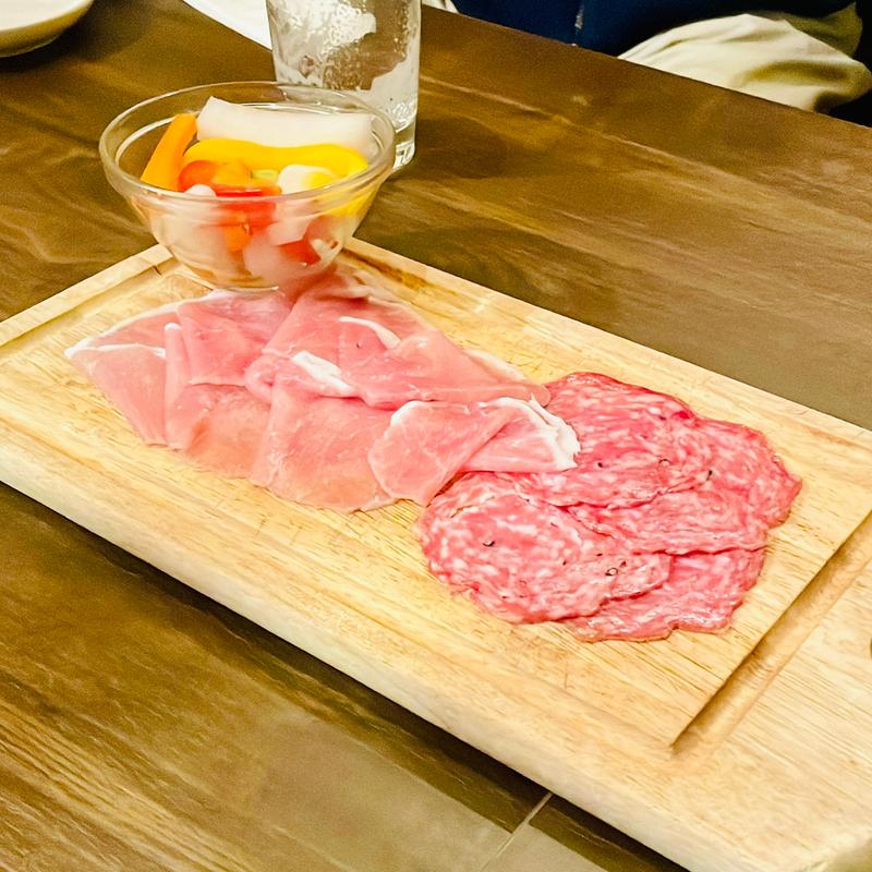 生ハム盛り合わせ(ワイン酒場ガブリシャス)