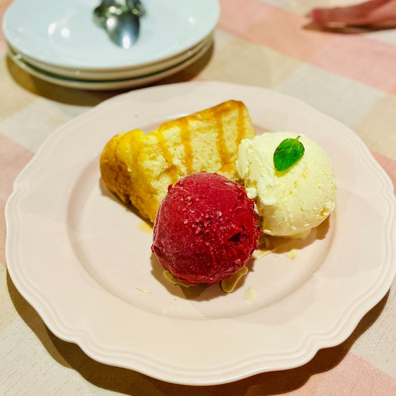 シフォンケーキとアイスの盛り合わせ(ラ・パスタ陶 和光店)
