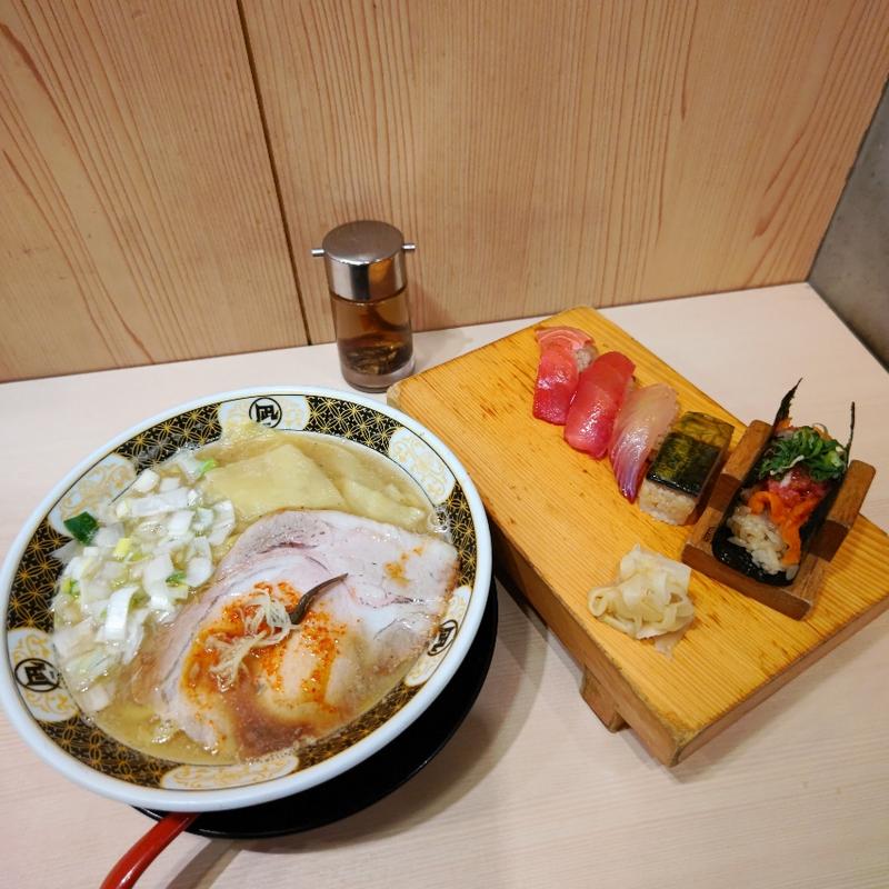 すごい煮干しラーメン(塩)＋定番五貫(すごい煮干ラーメン野毛 すし 釣りきん)