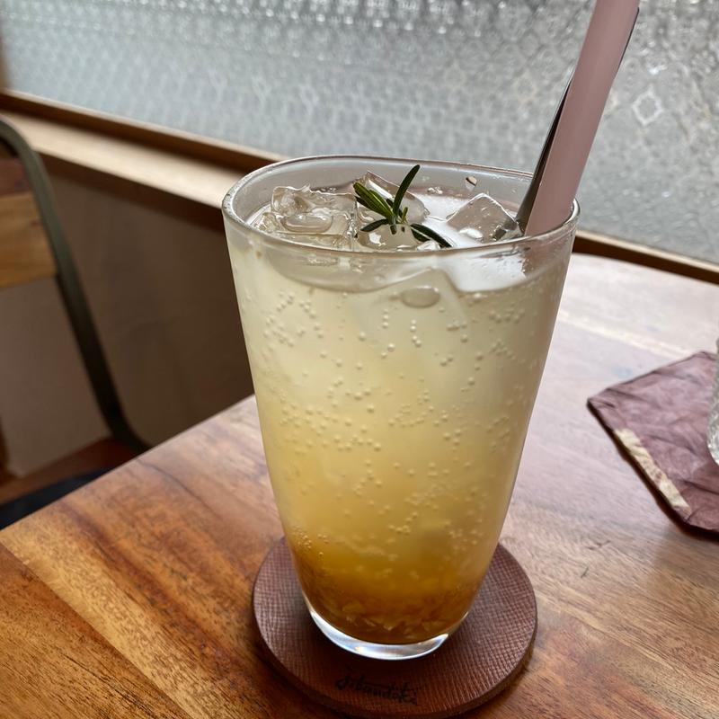 生姜&シークワーサー果汁入り黒糖生姜酵素シロップソーダ(時分時)