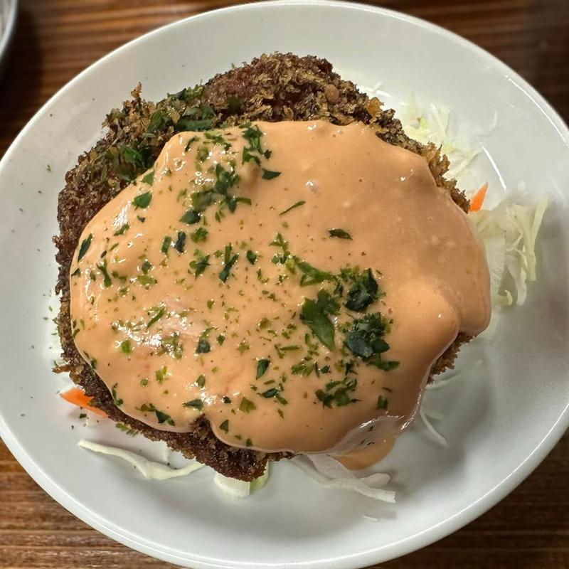 名物メンチカツ(大衆食堂スタンドそのだ中野店)