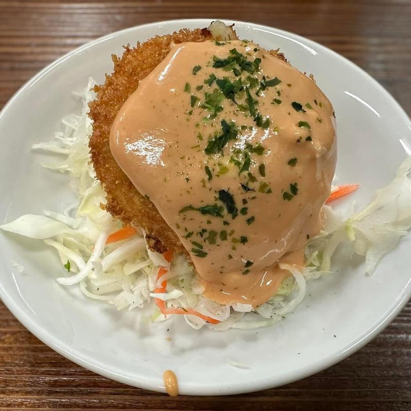 手作りコロッケ(大衆食堂スタンドそのだ中野店)