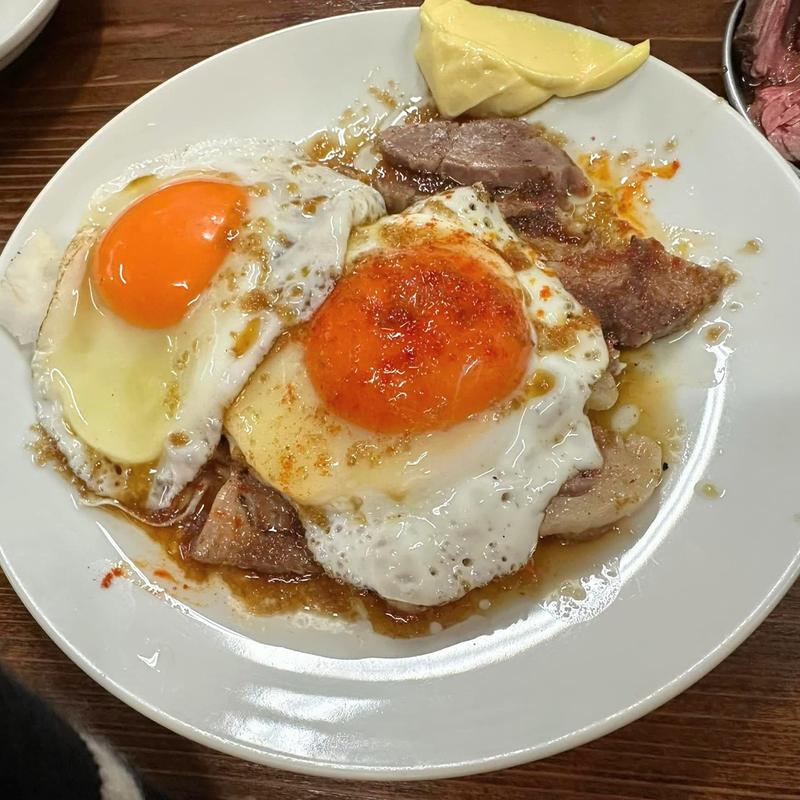 チャーシューエッグス(大衆食堂スタンドそのだ中野店)
