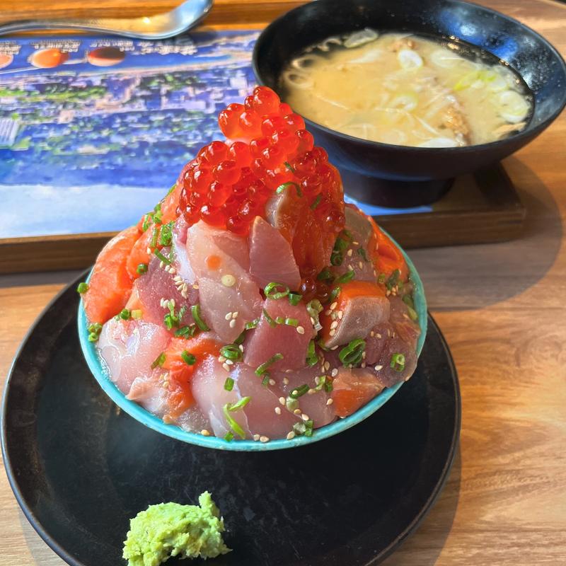 海鮮てっぺん丼(熱海おさかな・大食堂)