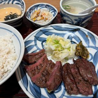 牛たん＆牛はらみ倒膳　肉6切れ」(仙台 牛たん 青葉 新百合ヶ丘エルミロード店)