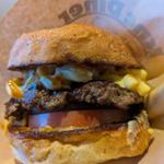 マッケンチーズバーガー(Leather&Diner knc)