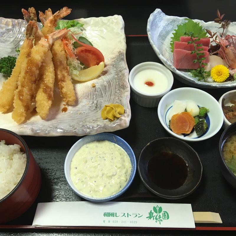 海老フライと刺身の定食(新緑園 （しんりょくえん）)
