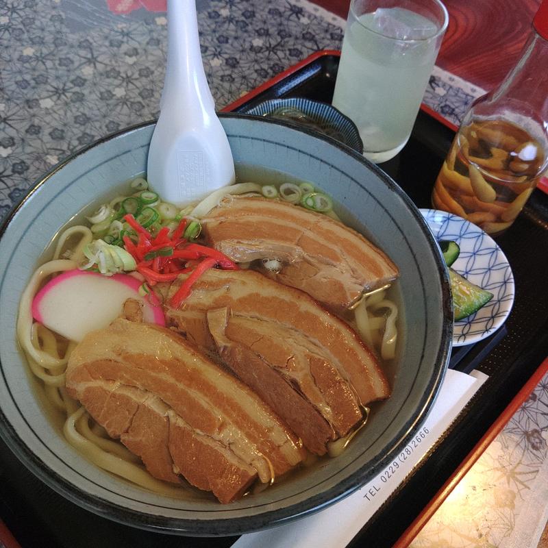 三枚肉そば(沖縄そば )