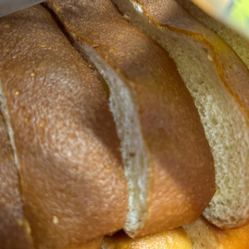 切れてる大きなブールパン(ローソン 札幌オーロラタウン店)