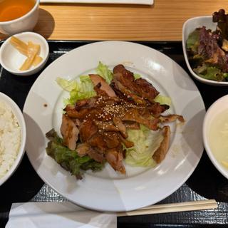 鶏肉の 中華風照り焼き定食(中華厨房 暖家 多摩センター店)