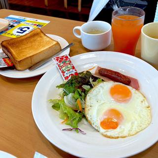 目玉焼き＆ベーコンソーセージセット(ガスト 仙台北四番丁店 )