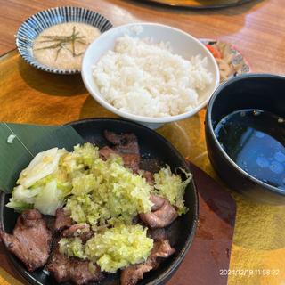 薄切りネギたん塩定食(牛タン 伊地知 御茶ノ水ワテラス店)
