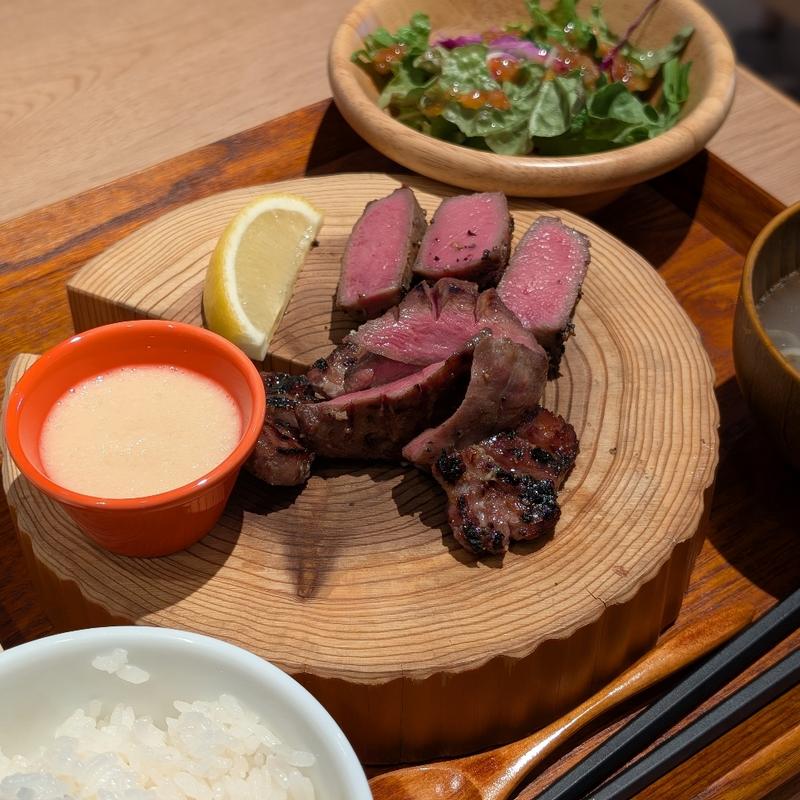 極みステーキと牛タン焼き(牛たんの檸檬 浅草店)