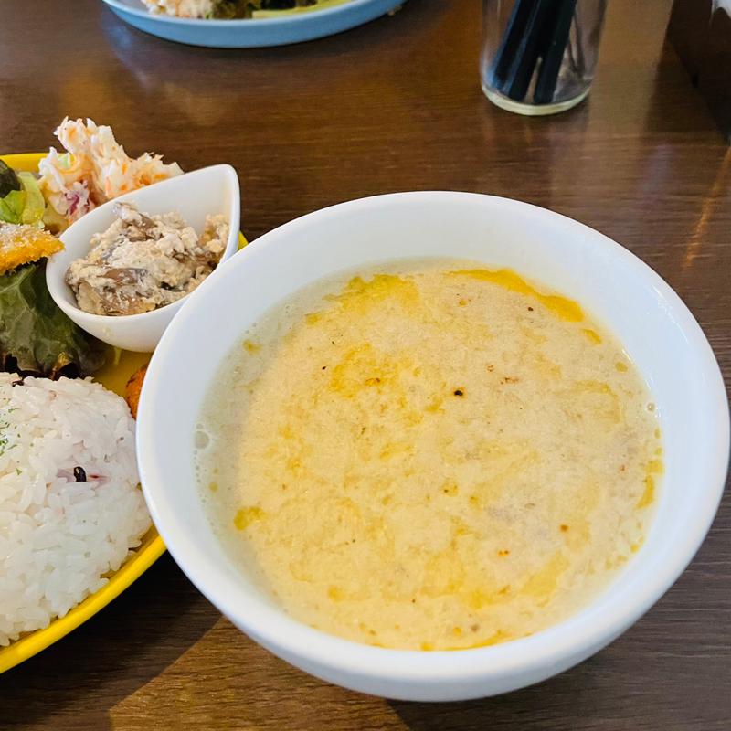 マンタルチョルバス(カメイノ食堂)