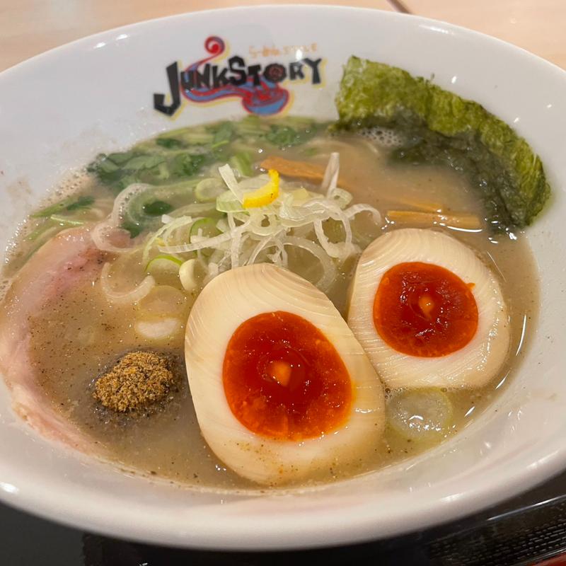 濃厚魚介豚骨らーめん(味玉)(らーめんSTYLE JUNK STORY 阪急三番街店)