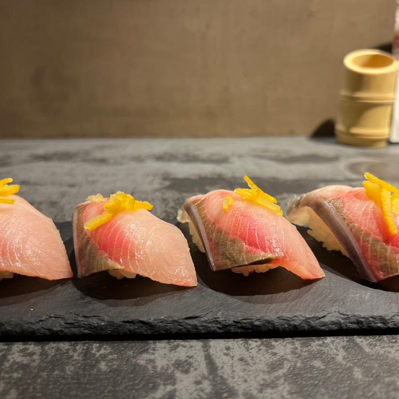 ぶりにぎり寿司(串焼 満天 六角編)