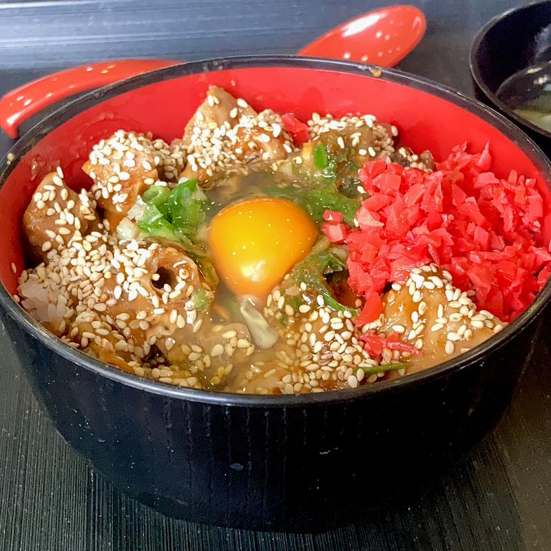 ホルモン丼　並盛(豚ホルモン丼 るなてぃっく)