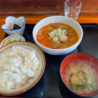 もつ煮定食(もつ煮まつい)