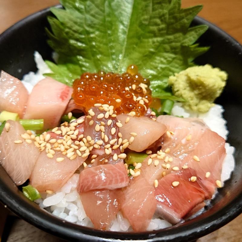 ミニぶり漬けいくら丼(湯上りキッチン 一休)