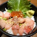 ミニぶり漬けいくら丼(湯上りキッチン 一休)