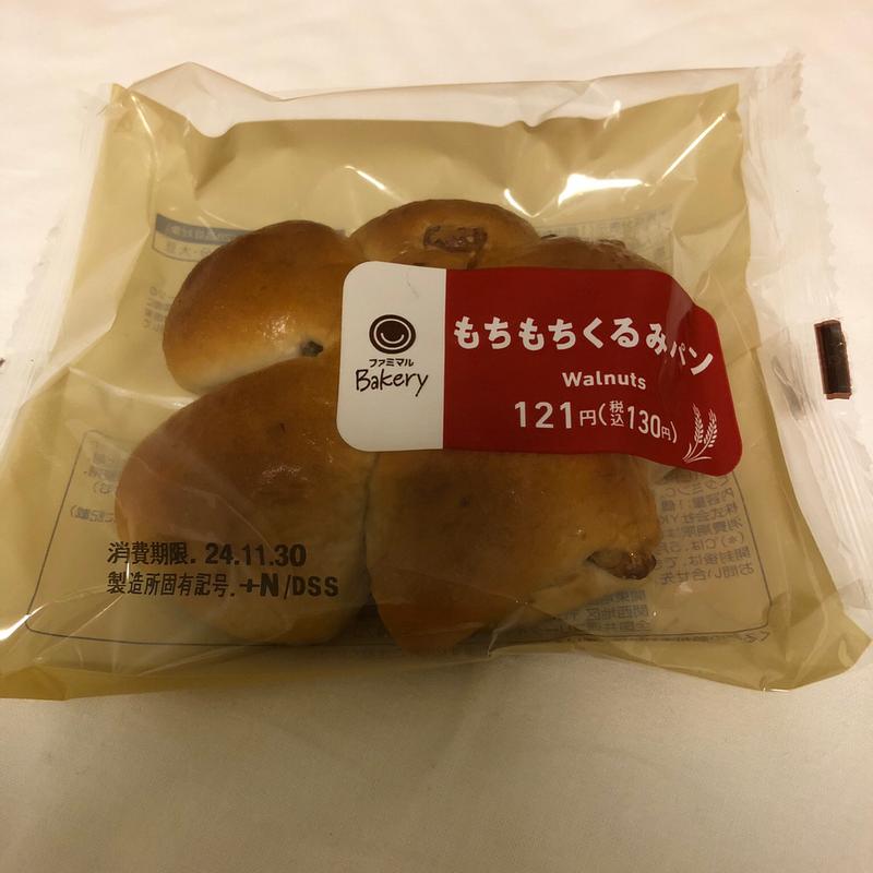 もちもちくるみパン(ファミリーマート 高松丸亀町店)